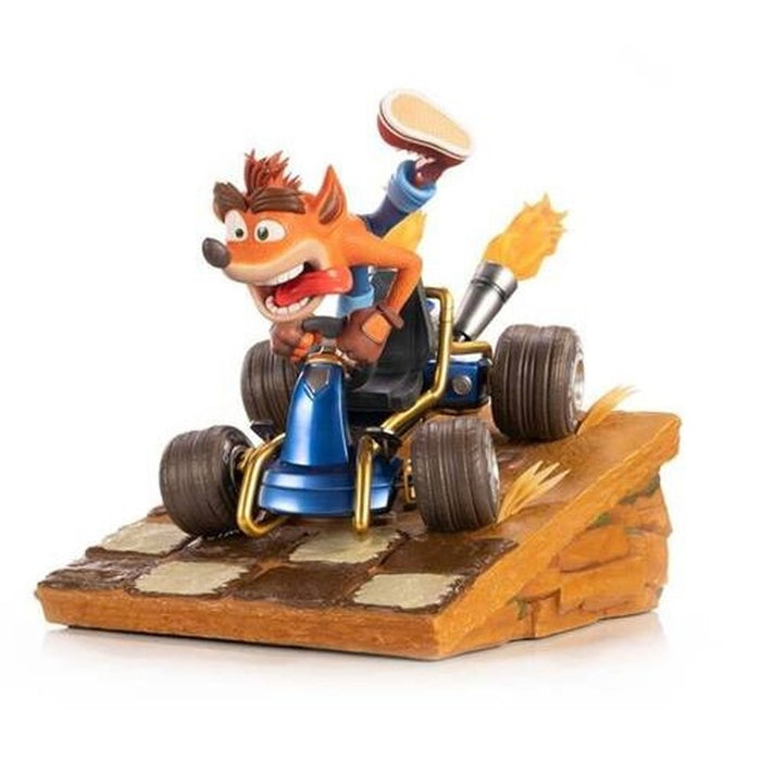 First4Figures Crash Team Racing Nitro-Fueled Crash in Kart Standard Edition gyanta szobor