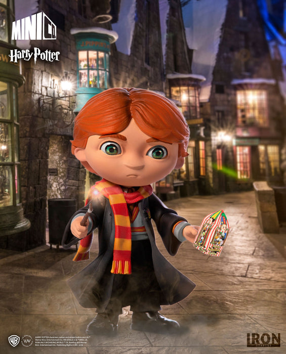 Iron Studios MiniCo Harry Potter Ron Weasley törött pálcával PVC figura, kb. 14 cm