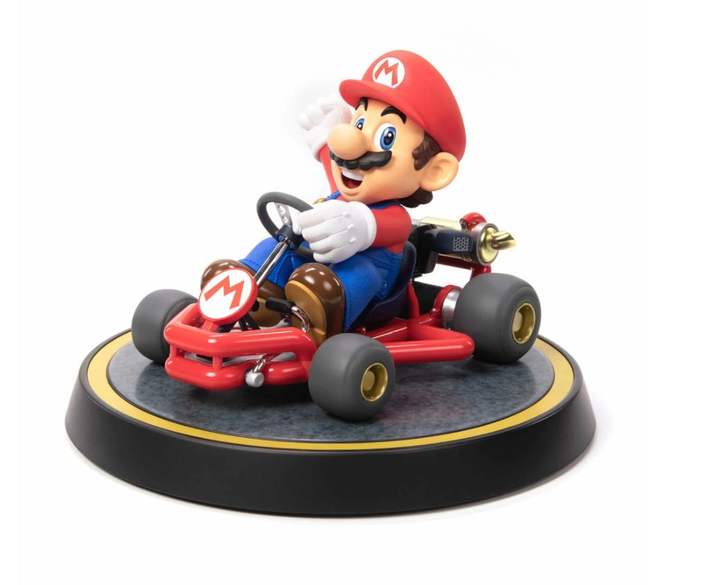 First4Figures Mario Kart Mario Standard PVC szobor kerek versenypalyás talapzaton